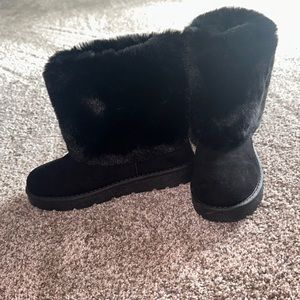 Bamboo black fur boots